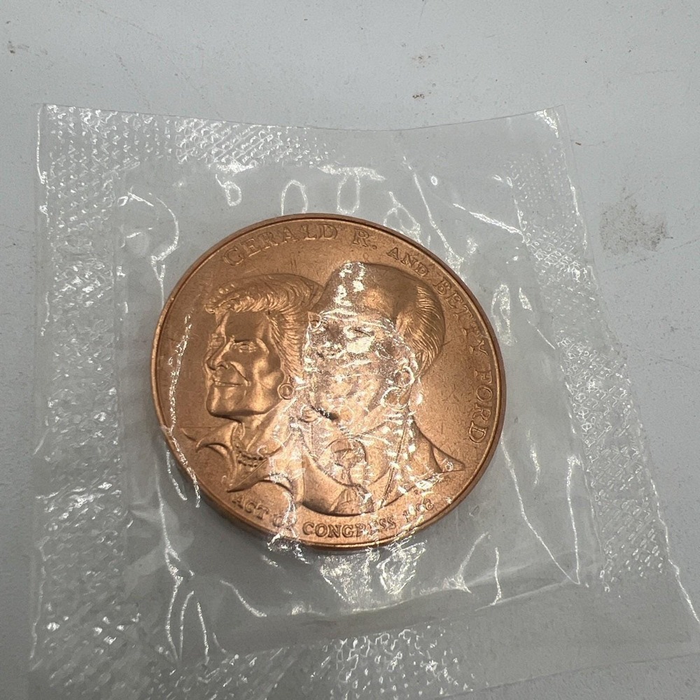 1998 CONGRESSIONAL BRONZE MEDAL - GERALD R. AND BETTY FORD - SEALED IN MINT WRAP